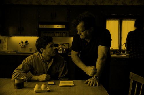 Casey-Affleck-and-Kenneth-Lonergan-on-the-set-of-MANCHESTER-BY-THE-SEA.jpg