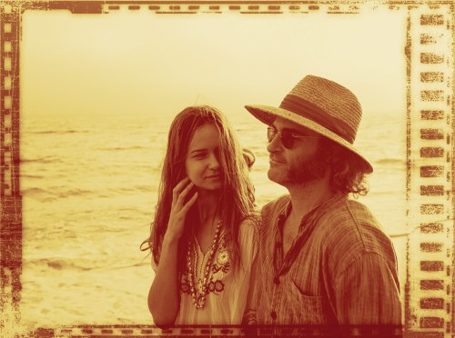 inherent-vice-joaquin-phoenix-katherine-waterston